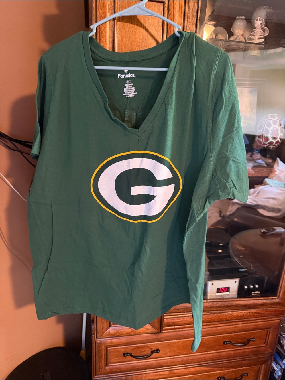 Fanatics Green Packers V-Neck Tee with White & Gold Logo